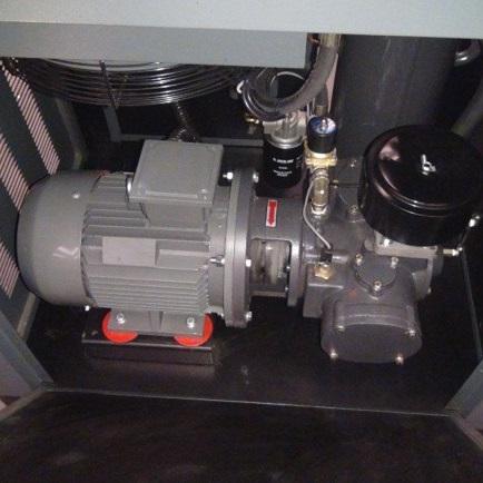 How to Operate the Control Interface of Oil-Injected Screw Air Compressors